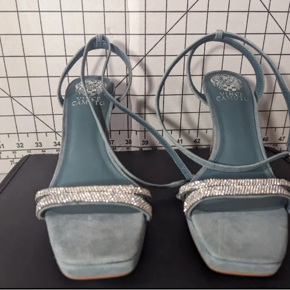 NEW- Size 6M Women's Vince Camuto Kiahan Ankle Strap Sandal Heeled Leather Teal